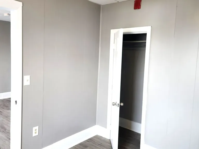 22-24 Lawn Ave #2F — Photo 10