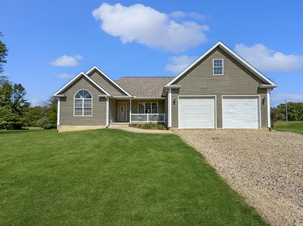 1063 Deervalley Dr, Varna, IL 61375