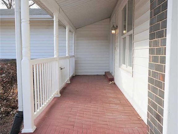 3rd image of 2515 Wedgwood Dr W