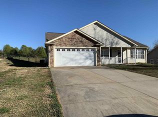 245 Bent River Dr, Inman, SC 29349