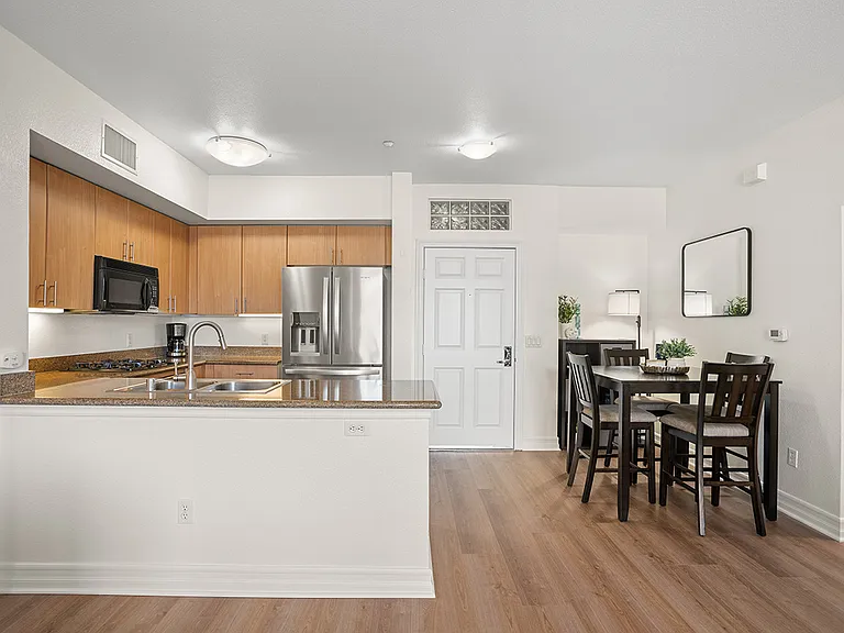 525 11th Ave #1402 — Photo 14