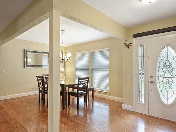 2nd image of 3109 Kingsbridge Dr