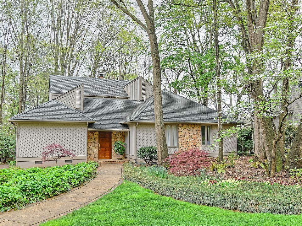 1st image of 1733 Wandering Way Dr