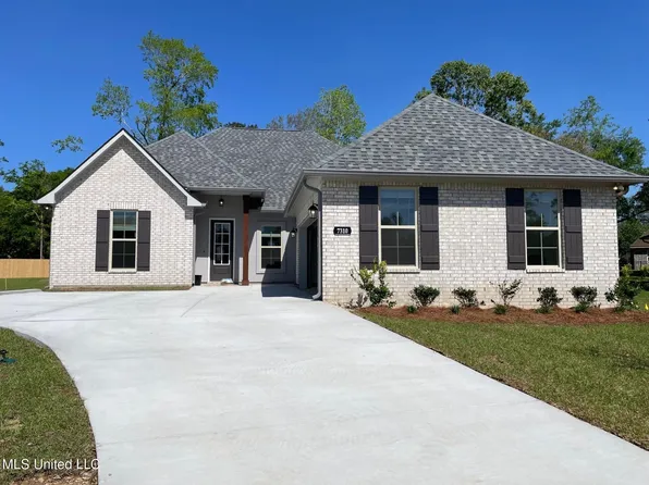7310 S Aberdeen Dr, Pass Christian, MS 39571