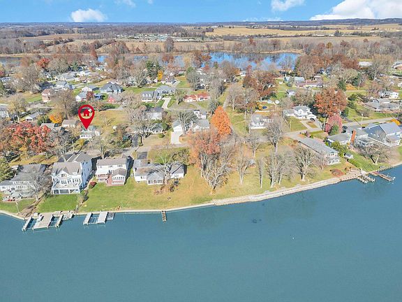 5th image of 306 Lake Shore Dr W