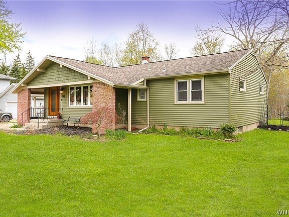 3rd image of 373 Ayer Rd