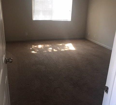 4th image of 24398 Webster Ave Unit 3