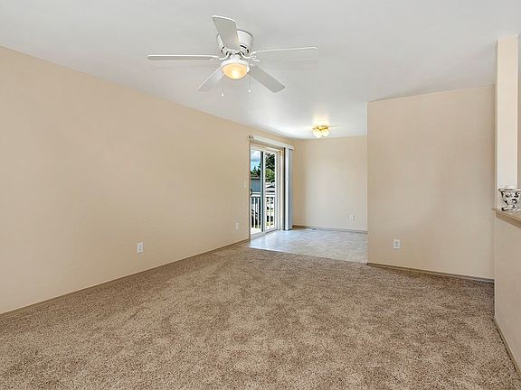 4th image of 2914 178th Pl NE