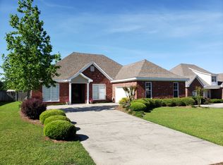 12 Hartford Ct, Hattiesburg, MS 39402