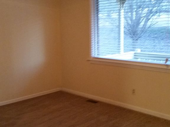 Living Room w/large window