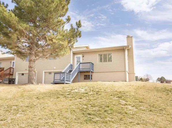 3 Club House Dr, McCook, NE 69001