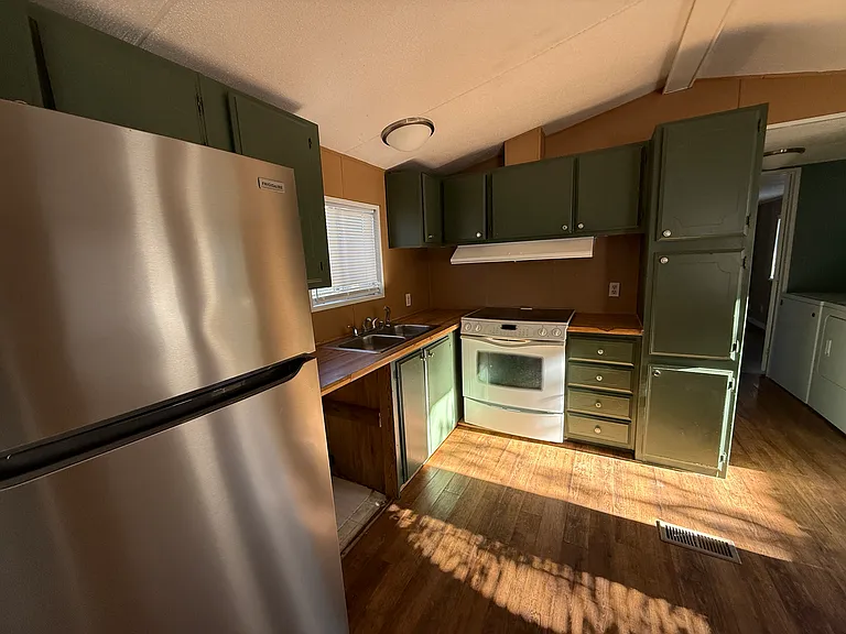 102 E Ahtanum Rd #4 — Photo 10
