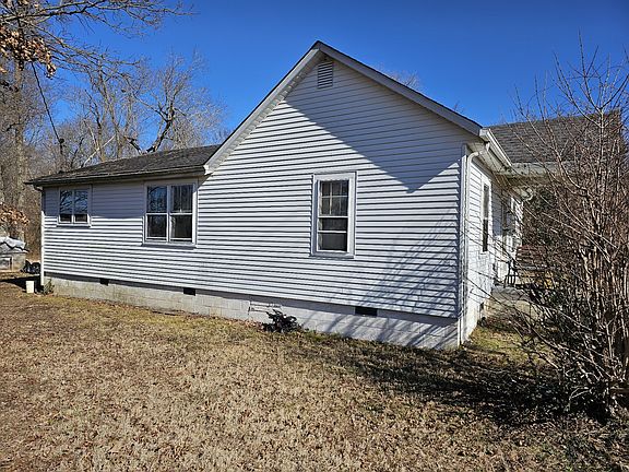 4th image of 2267 Woodlawn Rd