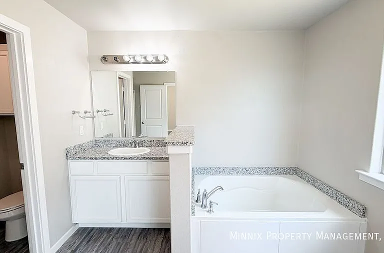 1907 Kirksey Ave — Photo 9