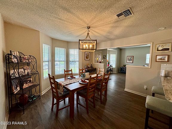 4th image of 412 Timber Creek Dr