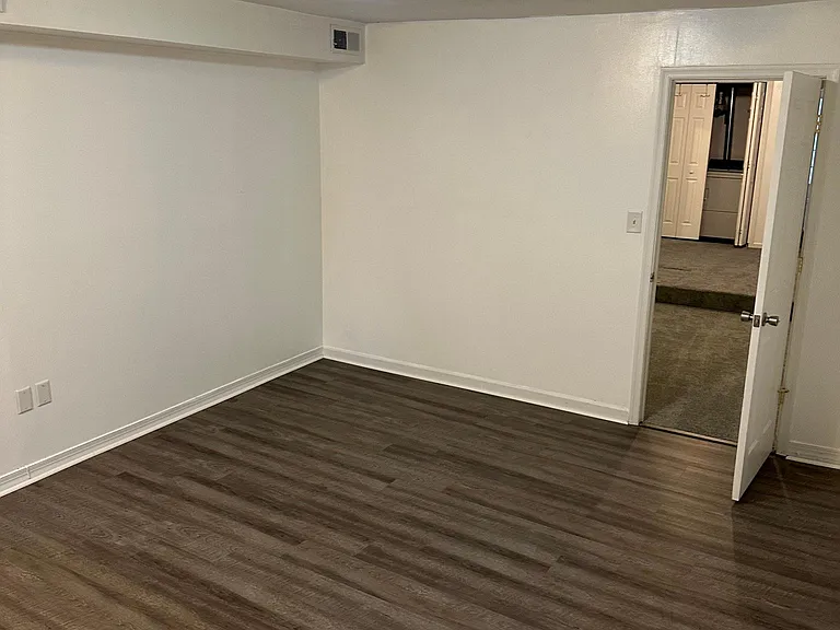 313 E Fort Ave — Photo 6