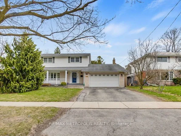 100 Warren Rd, Kitchener, ON N2M 4T4