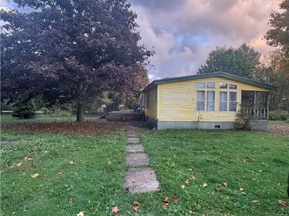 25 Sundown Rd, Fulton, NY 13069