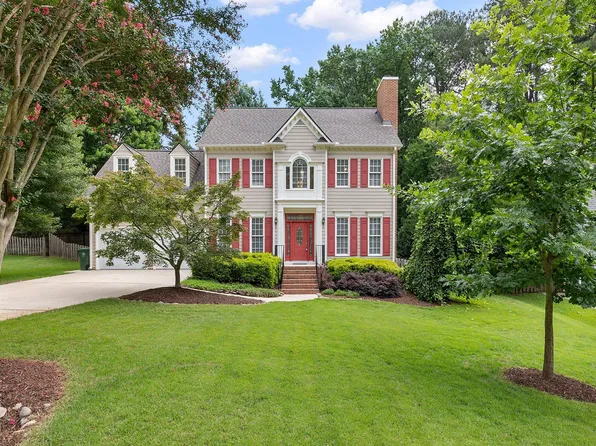 107 Lulworth Ct, Cary, NC 27519