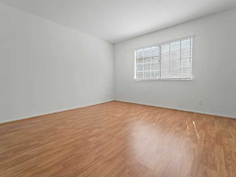 10615 Woodbridge St #103 — Photo 8