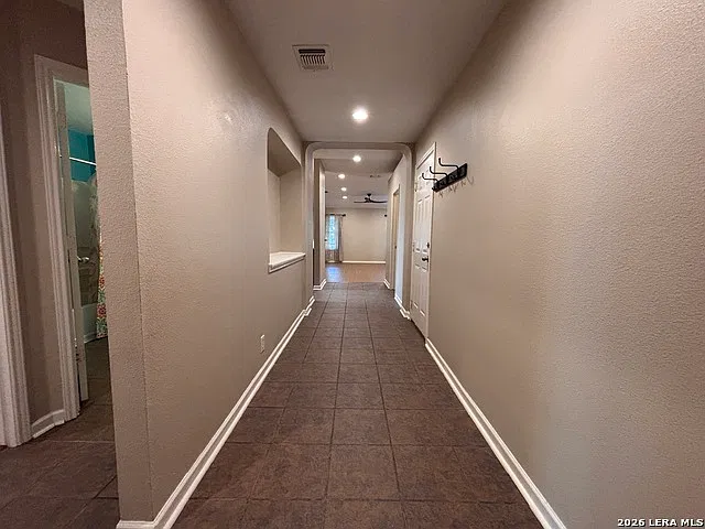 3 bed, 2.0 bath, 1730 sqft, $2,300 — Photo 2