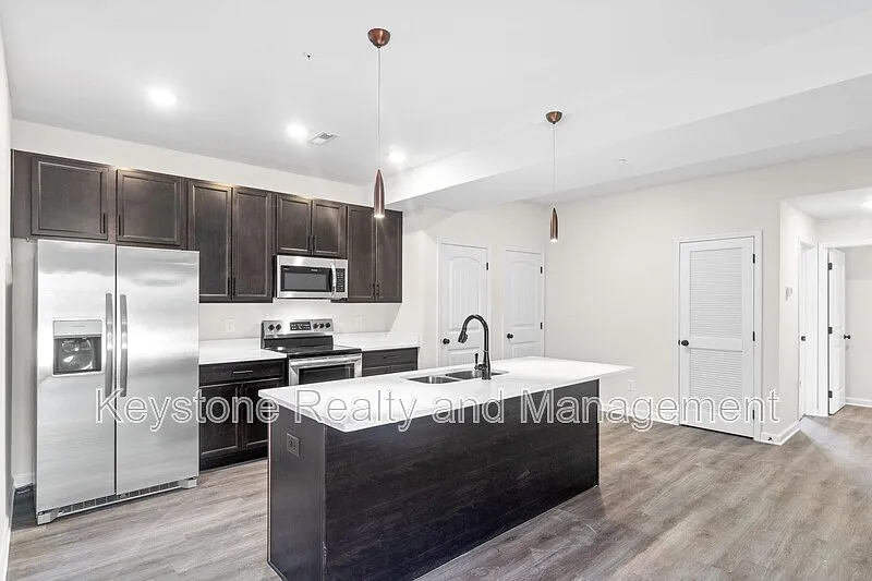 229 E. Johnson Circle — Photo 4