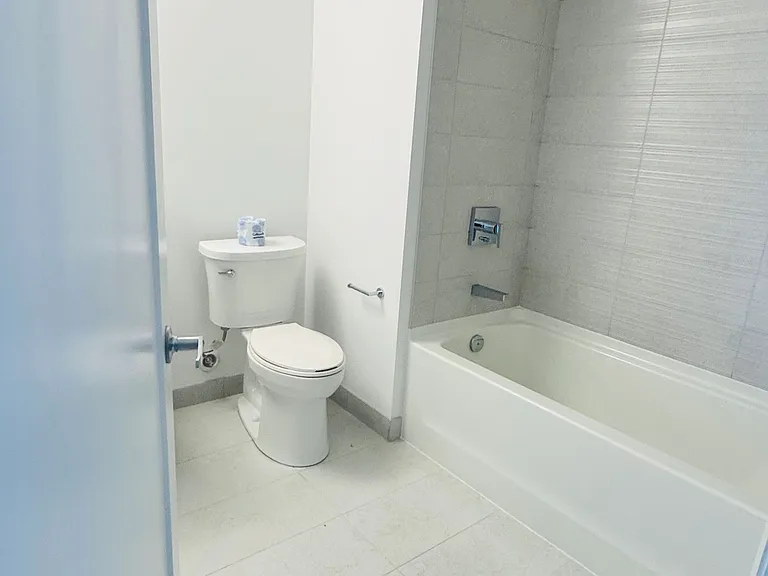 75 James St S #1308 — Photo 6