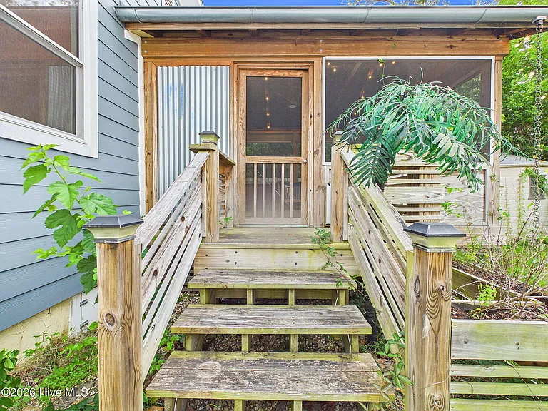 418 S 8th St — Photo 50