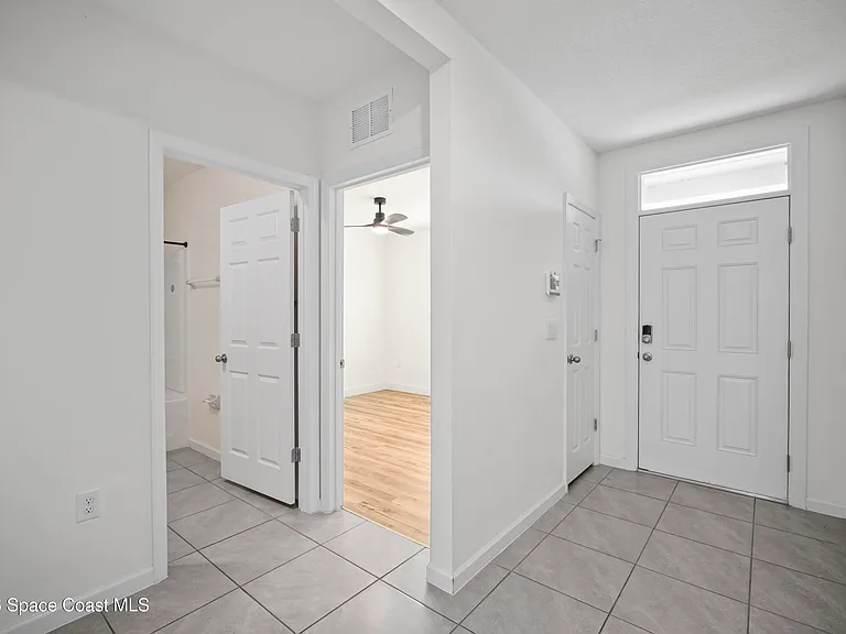 1065 Dugan Cir SE — Photo 3