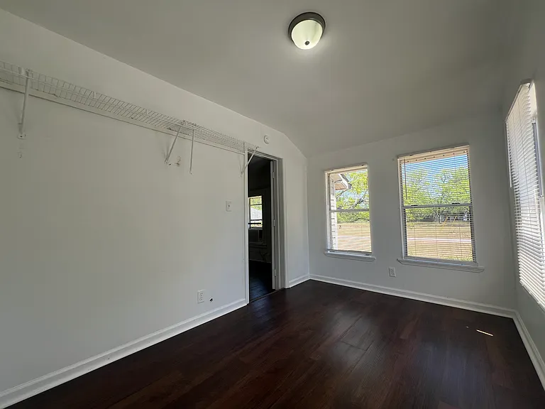 621 W Jones Ave #A — Photo 6