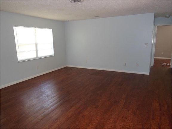 3rd image of 952 Park Manor Dr