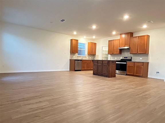 4th image of 2504 Wesley Ave
