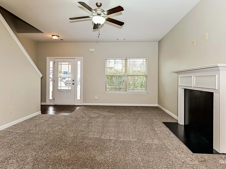 633 Stevens Pl — Photo 4