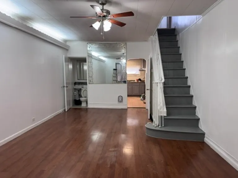 2625 S Franklin St — Photo 3