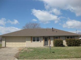 3237 N Wildan Ave, Springfield, MO 65803
