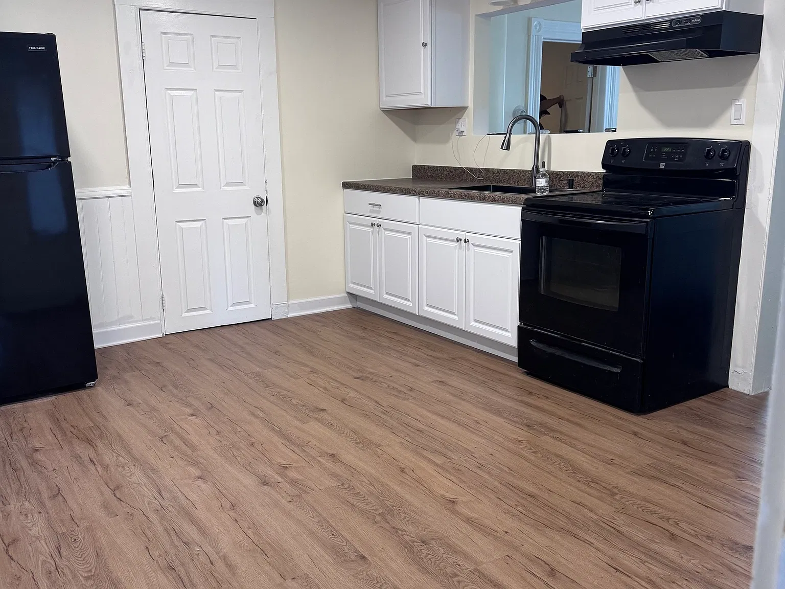 232 Hawkins St — Photo 3