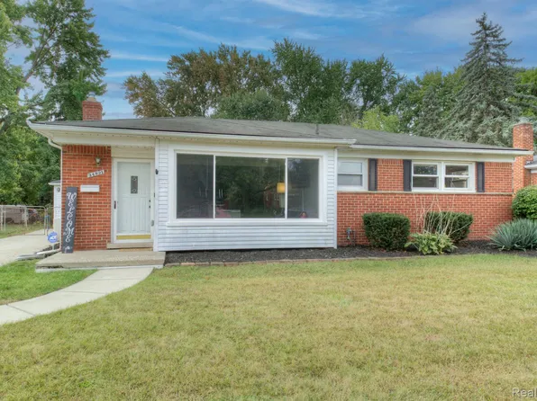 34921 Parkdale St, Livonia, MI 48150