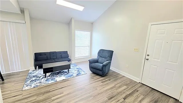1 bed, 1.0 bath, 788 sqft, $1,550 — Photo 3