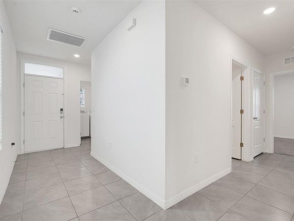 4th image of 3881 Brant Pl