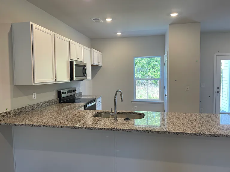 223 Harding Ln — Photo 7