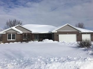 1720 Emerald Dr, West Burlington, IA 52655