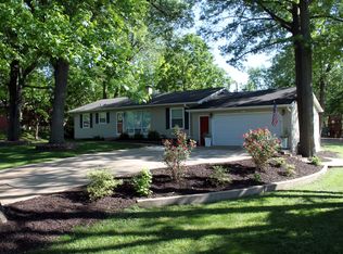 812 Lindell Dr, Ballwin, MO