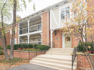 1528 Shire Cir UNIT 1H, Inverness, IL 60067
