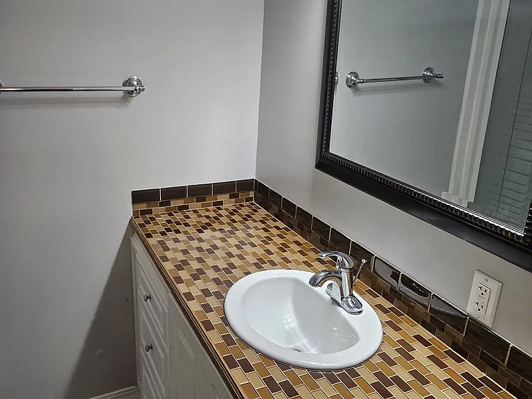217 Brentwood Dr — Photo 15