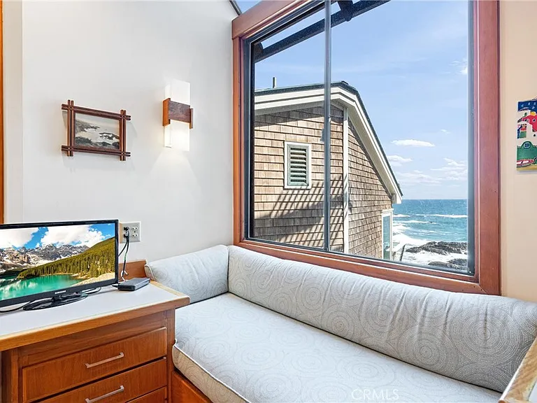 1911 Ocean Way — Photo 10