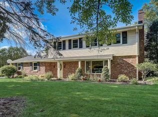 17430 Azure Ln, Brookfield, WI 53045