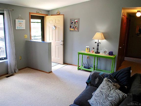 5th image of 25260 Yorktown Ct #3