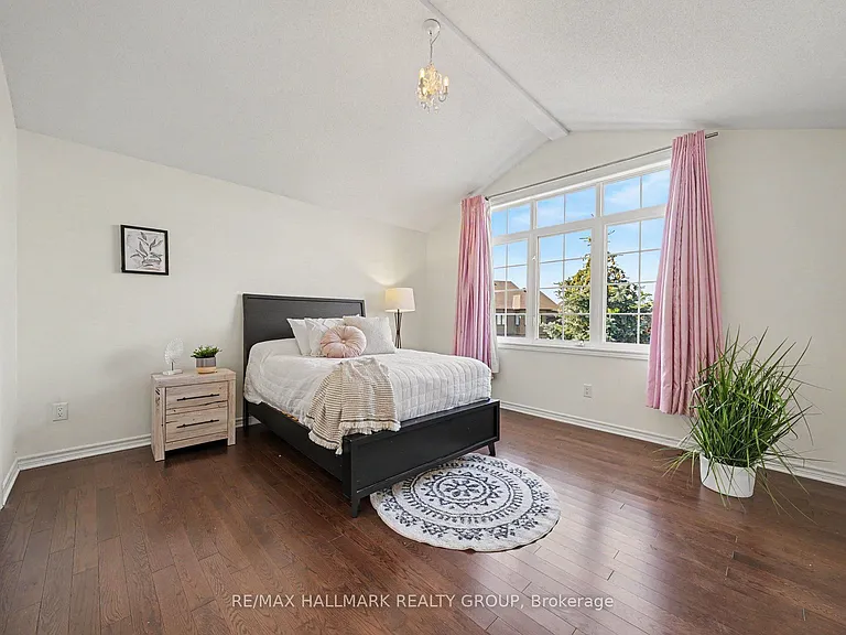 938 Wildcarrot Cres — Photo 26