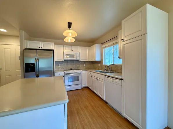 91-2071 Kaioli St APT 704, Ewa Beach, HI 96706