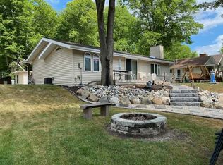 3887 W Thendara Dr, Gladwin, MI 48624